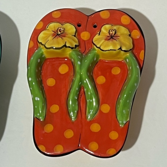Clay Art Flip Flop Salt Pepper Shakers Floral Bright Summertime - Picture 3 of 11